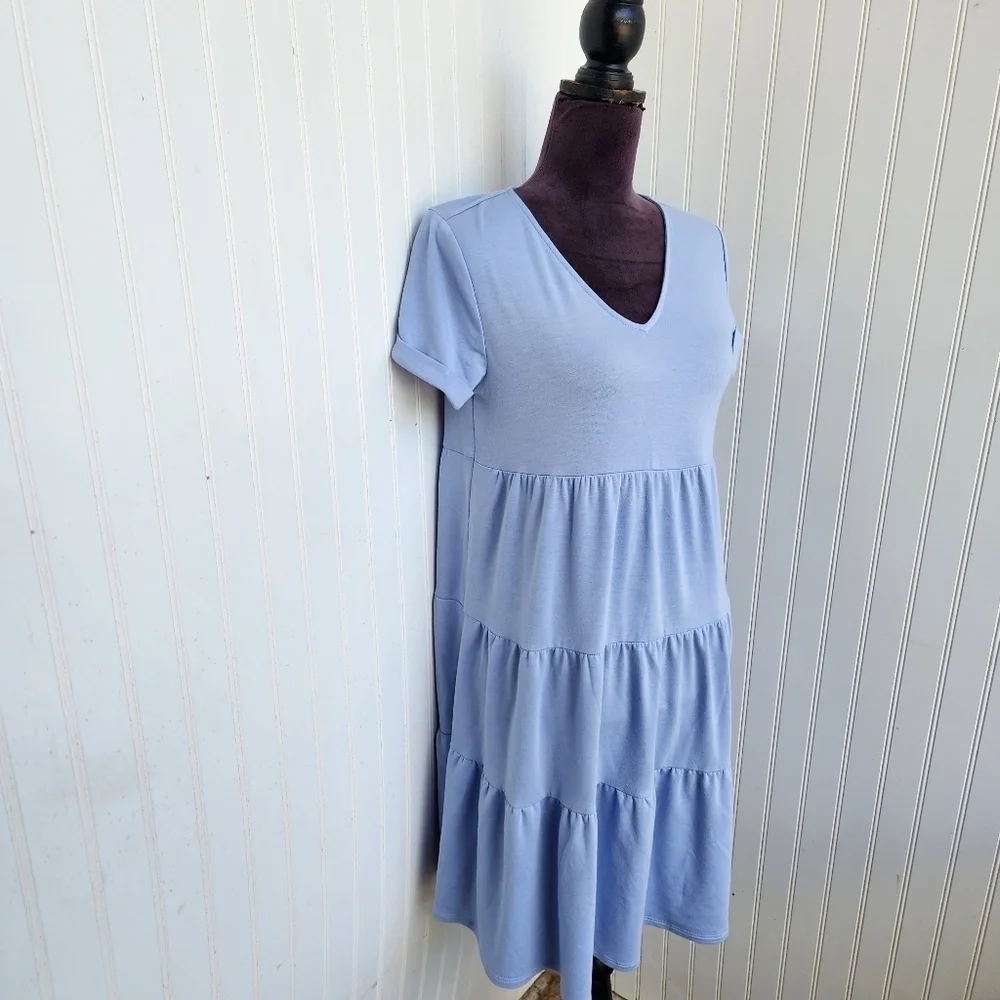 Crown & Ivy Women's Blue Dress Tiered Boho Babydoll V-Neck $59.50 Sz S